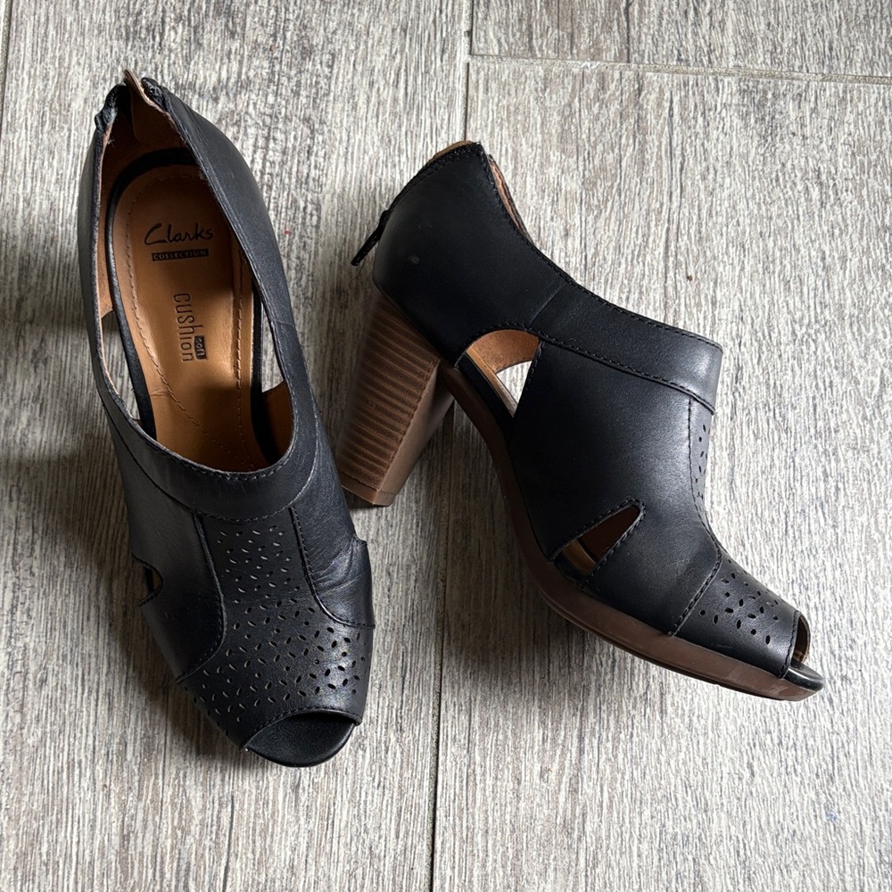 Clarks Black Peep-Toe Leather Block Heel Sandals